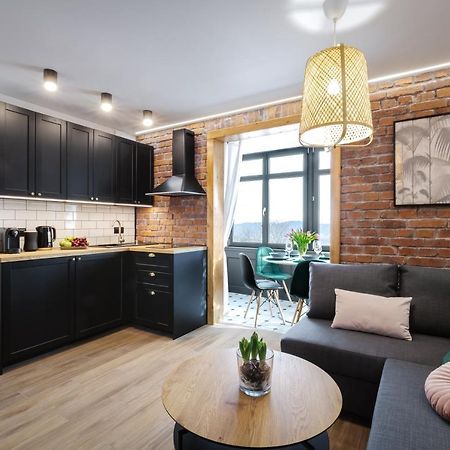 Apartamenty Astoria คาร์ปัตซ์ ภายนอก รูปภาพ