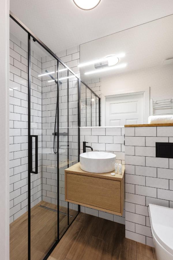 Apartamenty Astoria คาร์ปัตซ์ ภายนอก รูปภาพ