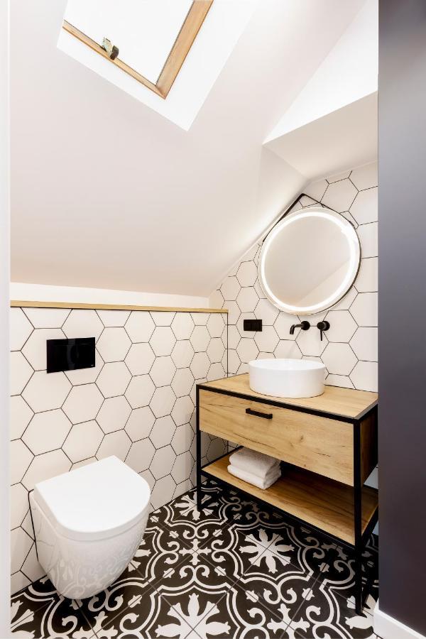 Apartamenty Astoria คาร์ปัตซ์ ภายนอก รูปภาพ